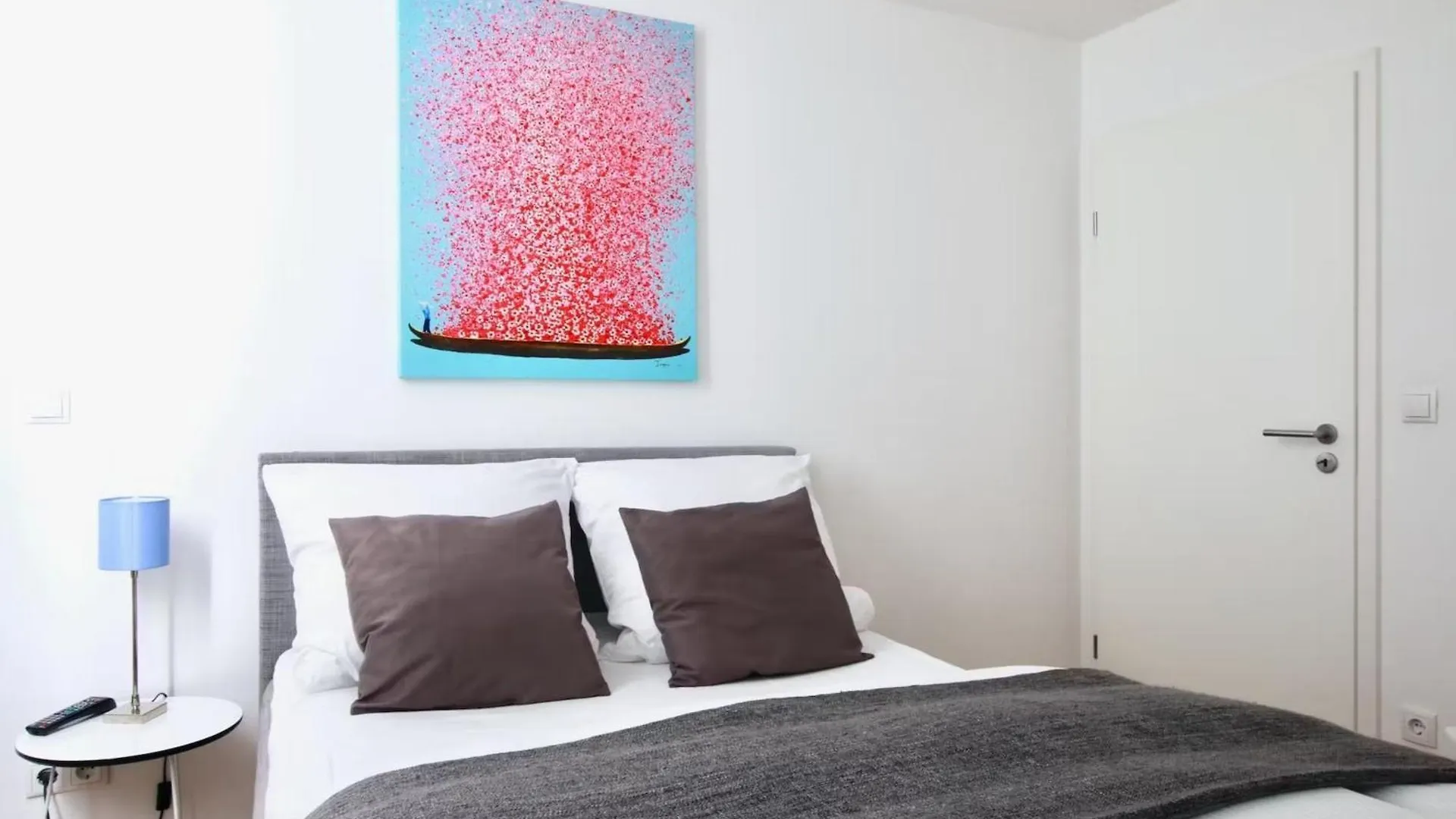 Grosse Dachgeschosswohnung Mit Balkon Im Belgischen Viertel Kolín nad Rýnem Apartmán