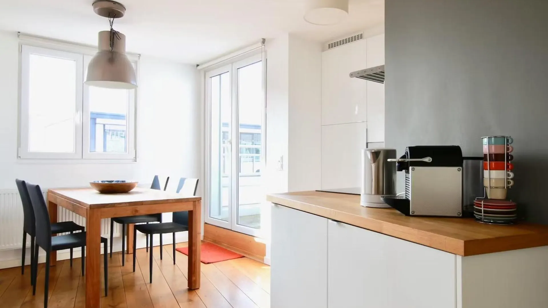 Grosse Dachgeschosswohnung Mit Balkon Im Belgischen Viertel Kolín nad Rýnem