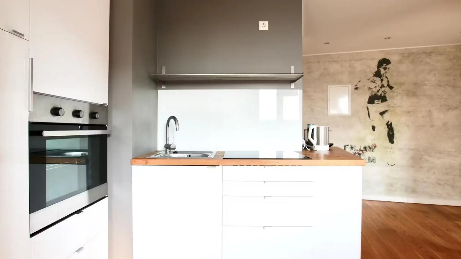 Grosse Dachgeschosswohnung Mit Balkon Im Belgischen Viertel Kolín nad Rýnem Apartmán