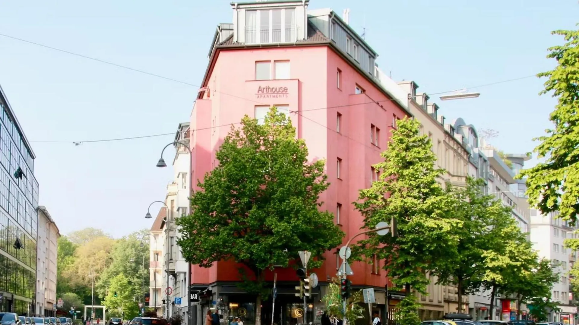 Grosse Dachgeschosswohnung Mit Balkon Im Belgischen Viertel Kolín nad Rýnem 0*,  Německo