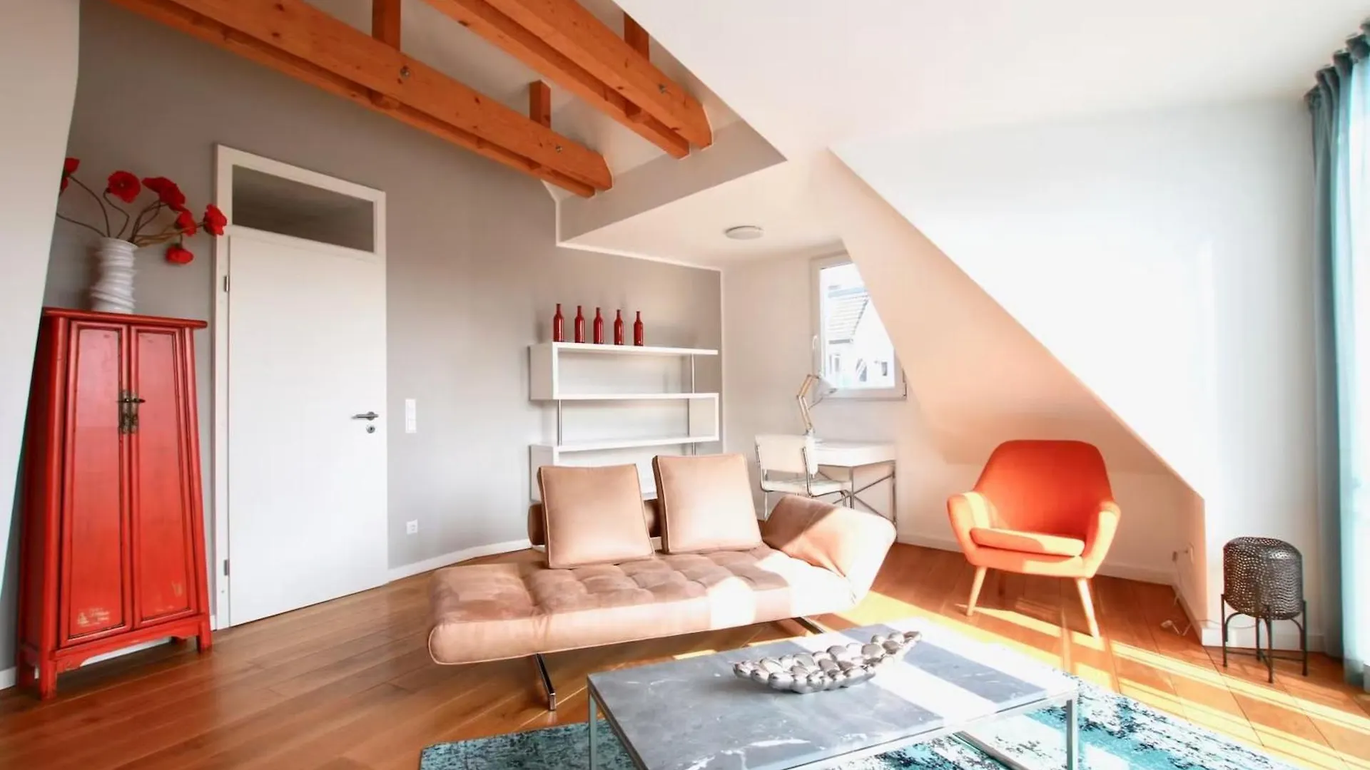 Grosse Dachgeschosswohnung Mit Balkon Im Belgischen Viertel Kolín nad Rýnem Německo